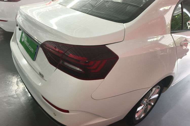 GEELY Emgrand 2021 #8 GEELY Emgrand 2021 car image #8