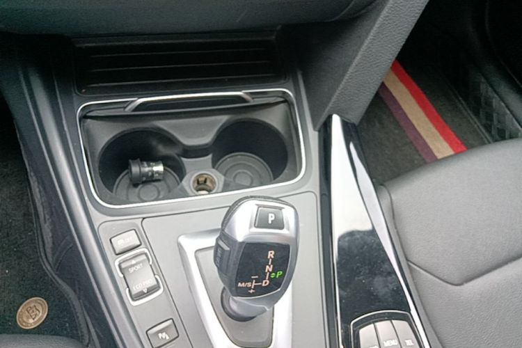 BMW 3 Series 2017 #14 BMW 3 Series 2017 car image #14