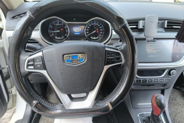GEELY Emgrand 2017 car image #12