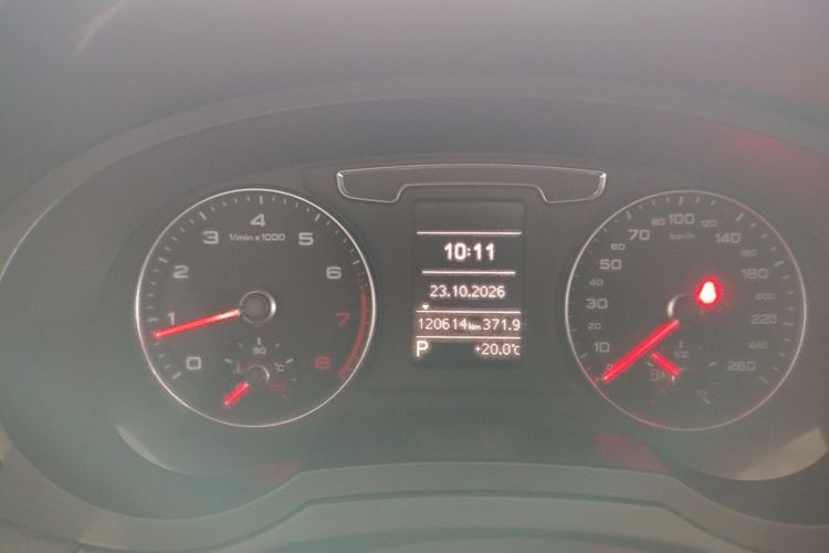 Audi Q3 2019 immagine di auto #12