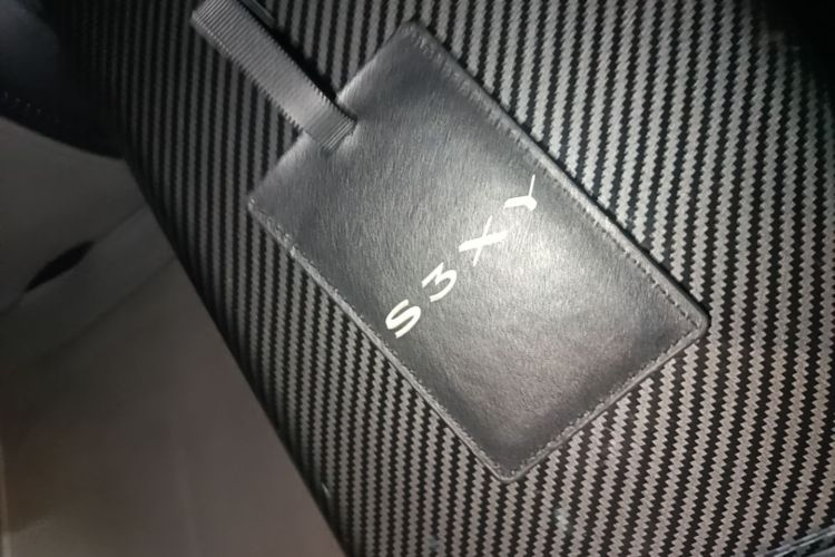 Tesla Model Y 2023 car image #9