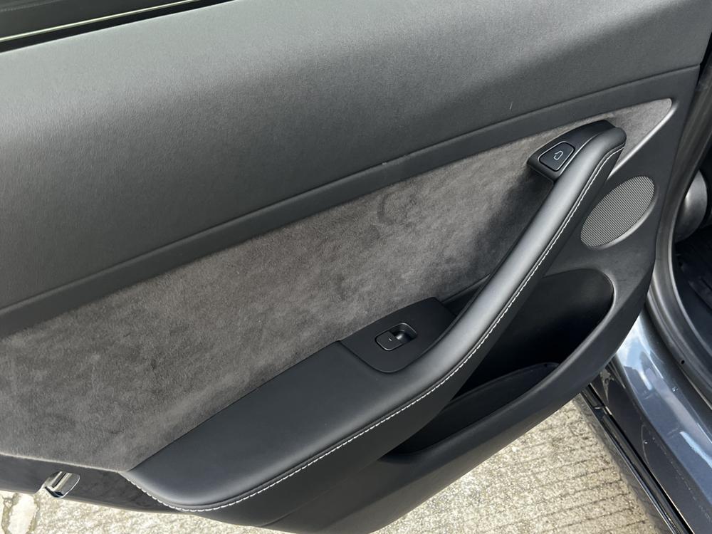 Tesla Model 3 2022 car image #9