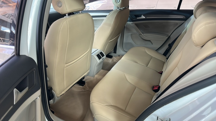 Volkswagen Golf 2015 car image #6