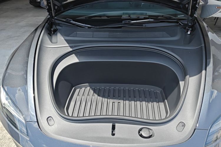 Tesla Model 3 2024 car image #22