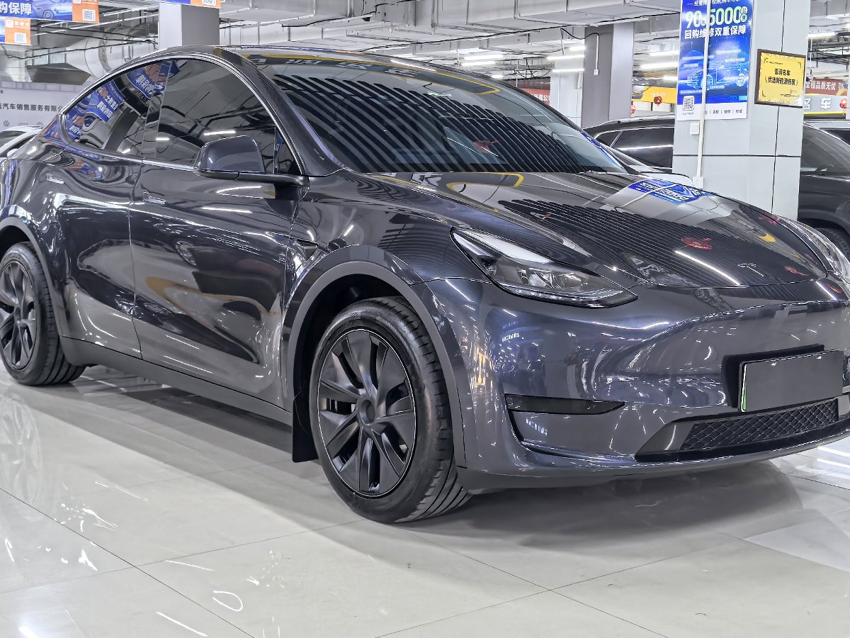 Tesla Model Y 2024 #3 Tesla Model Y 2024 car image #3