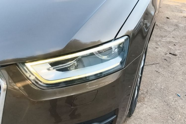 Audi Q3 2016 car image #23