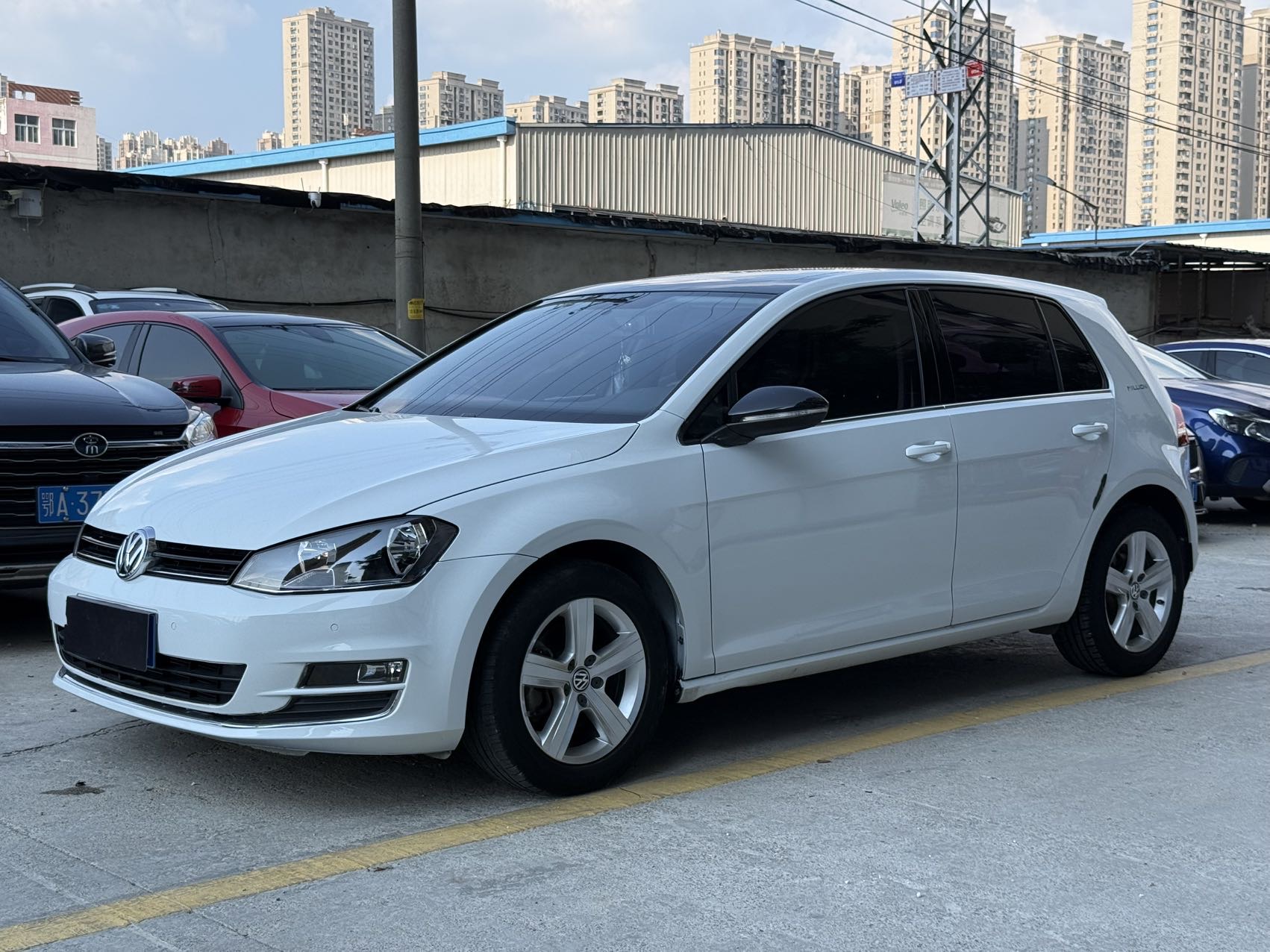 Volkswagen Golf 2017 car image 