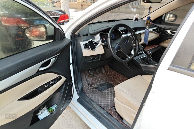 GEELY Emgrand 2018 car image #18