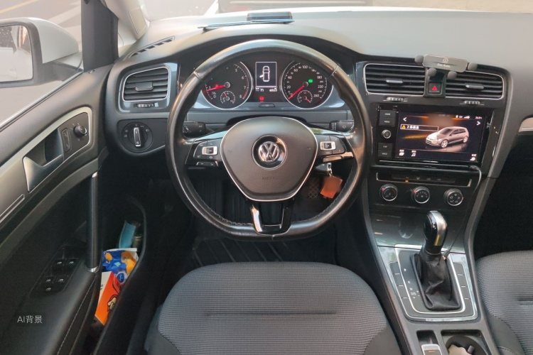Volkswagen Golf 2019 car image #12