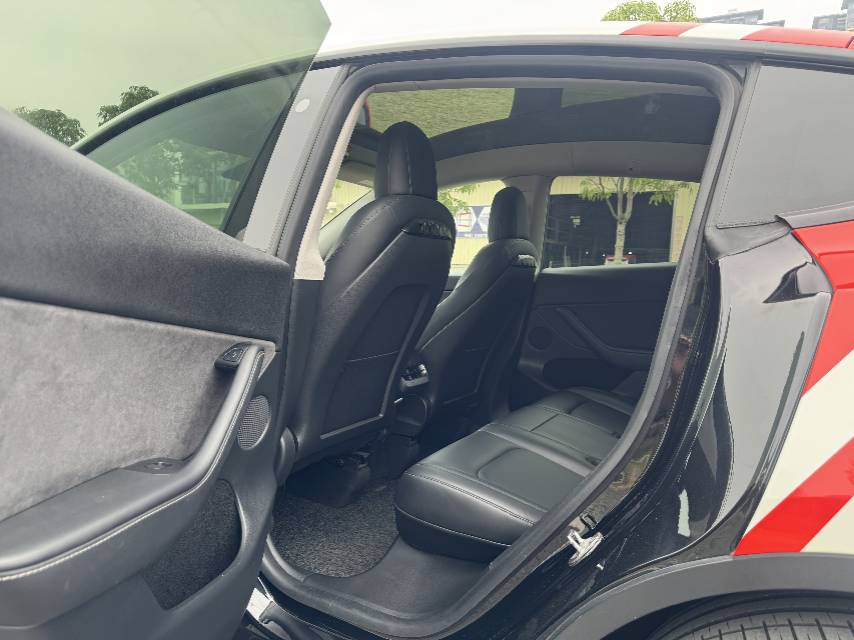 Tesla Model Y 2021 #6 Tesla Model Y 2021 car image #6