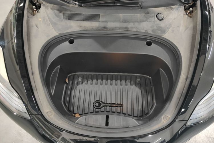 Tesla Model 3 2023 car image #20