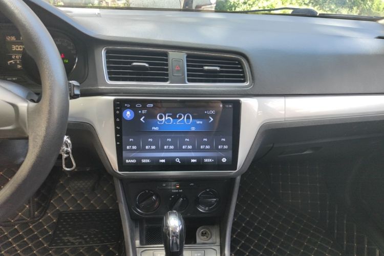 Volkswagen Lavida 2019 car image #13
