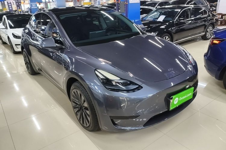 Tesla Model Y 2023 #4 Tesla Model Y 2023 car image #4