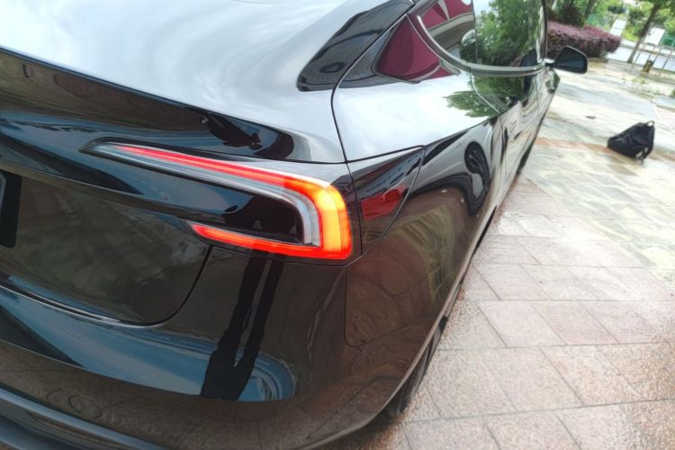 Tesla Model 3 2023 car image #8