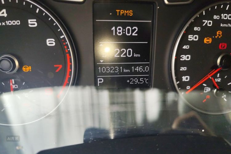 Audi Q3 2016 car image #14