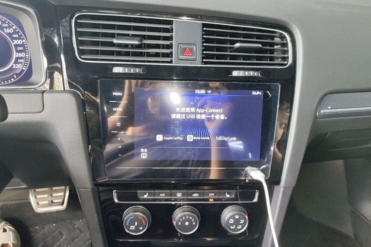 Volkswagen Golf 2020 car image #13