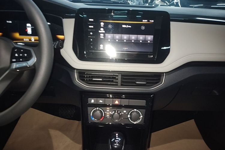 Volkswagen Tharu 2025 car image #17