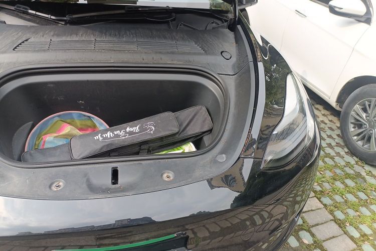 Tesla Model Y 2023 car image #29