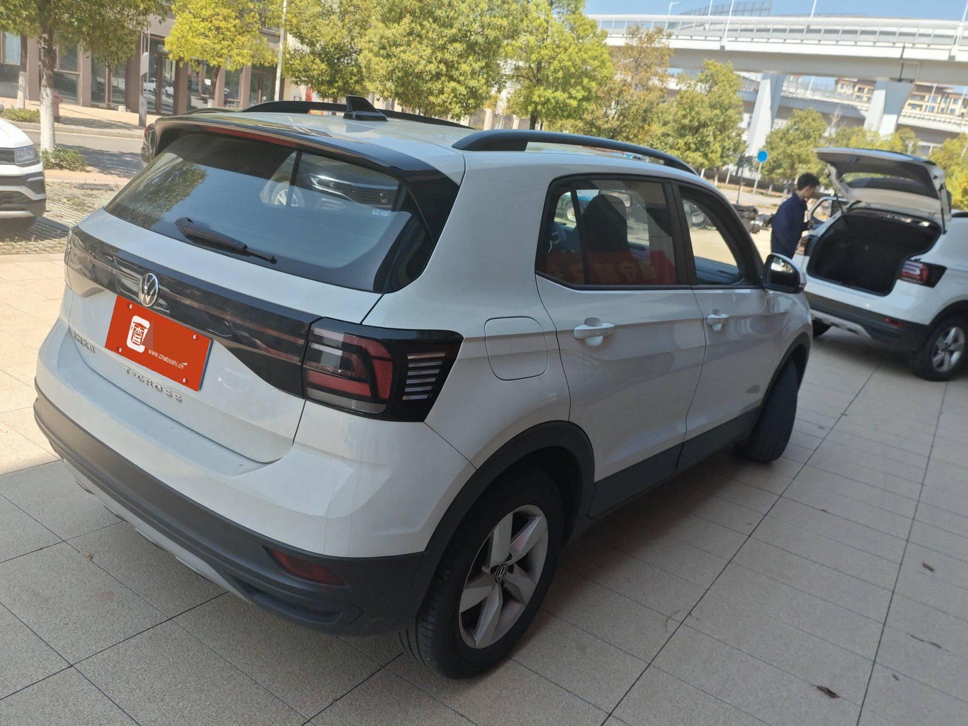 Volkswagen T-Cross 2024 car image #2