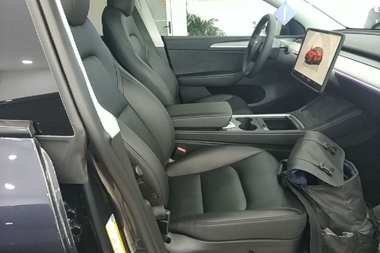 Tesla Model Y 2024 #24 Tesla Model Y 2024 immagine di auto #24