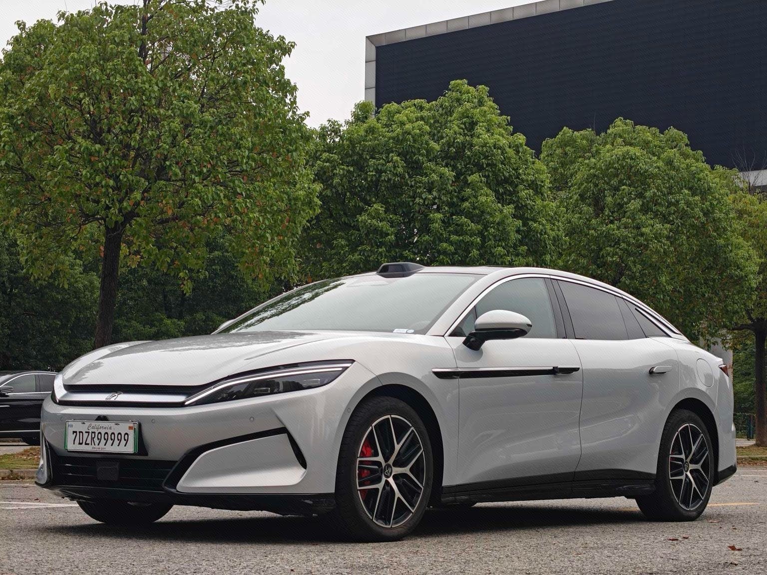 BYD HanL 2025 car image 