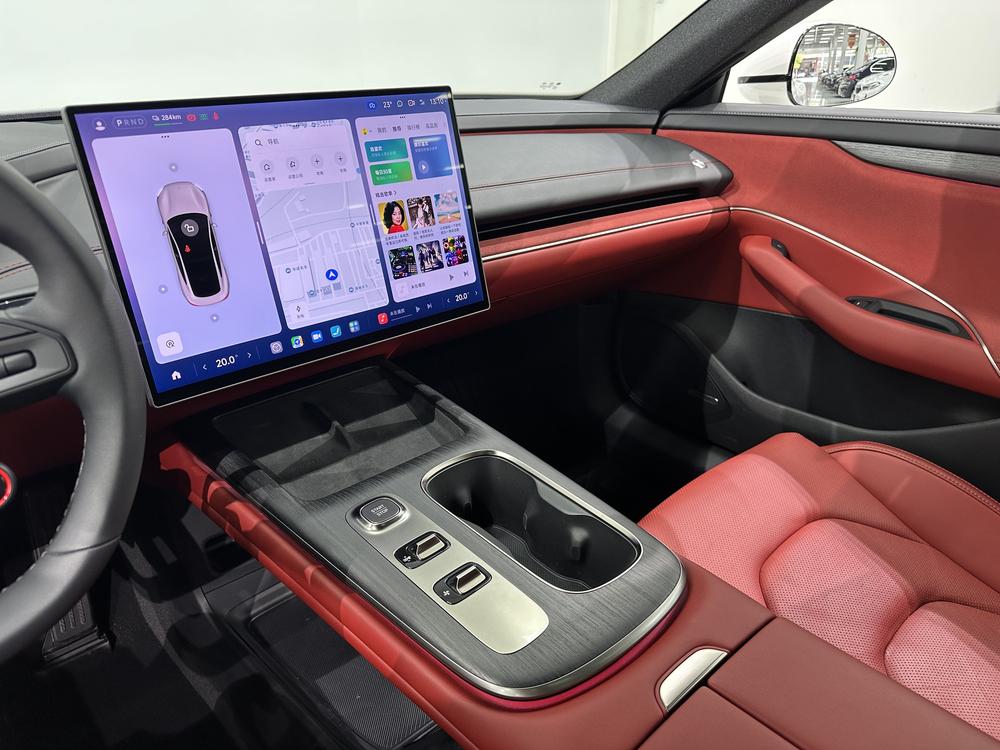 2024 #17 2024 imagen de coche #17