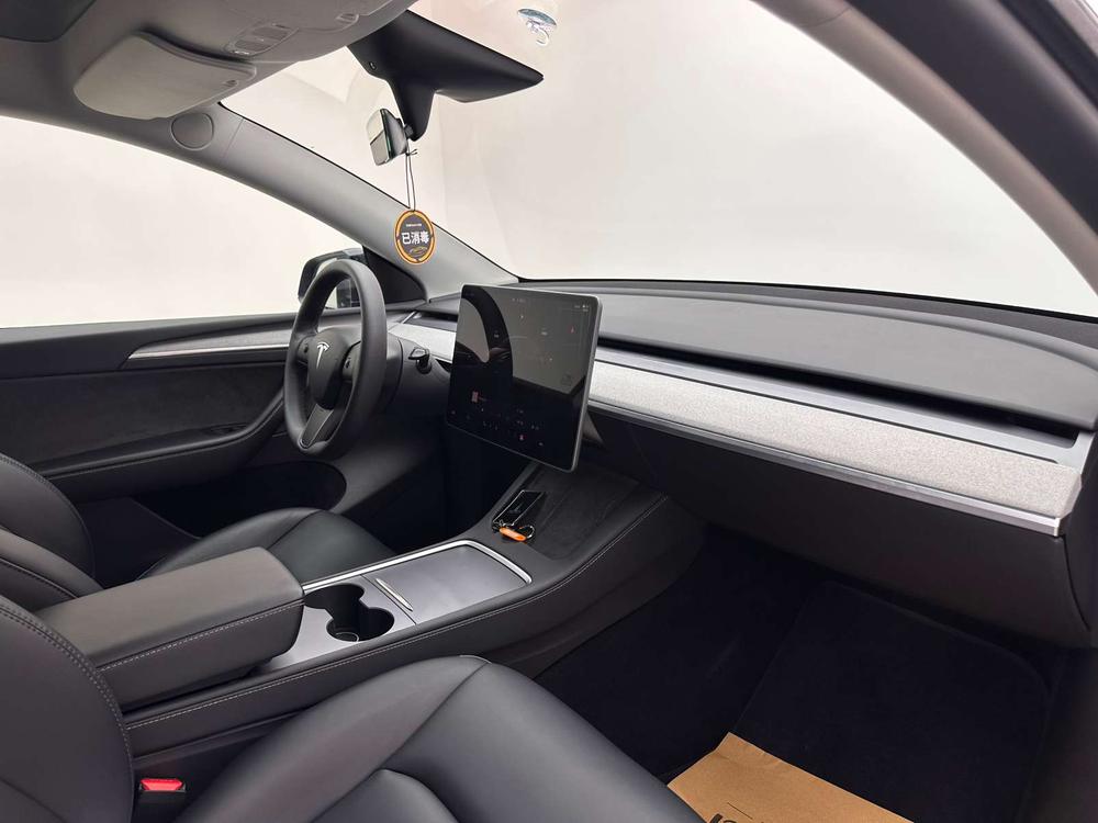 Tesla Model Y 2023 #17 Tesla Model Y 2023 car image #17