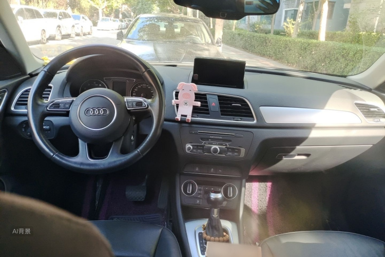 Audi Q3 2017 car image #11