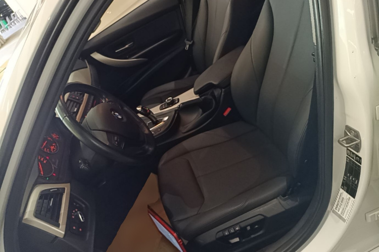 BMW 3 Series 2015 #15 BMW 3 Series 2015 immagine di auto #15