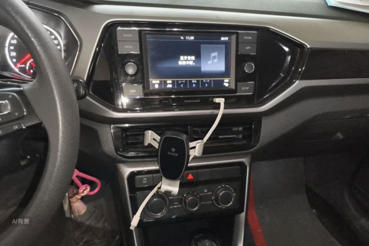 Volkswagen T-Cross 2020 car image #15