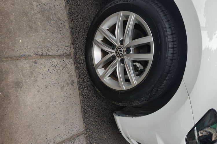 Volkswagen Golf 2018 car image #6