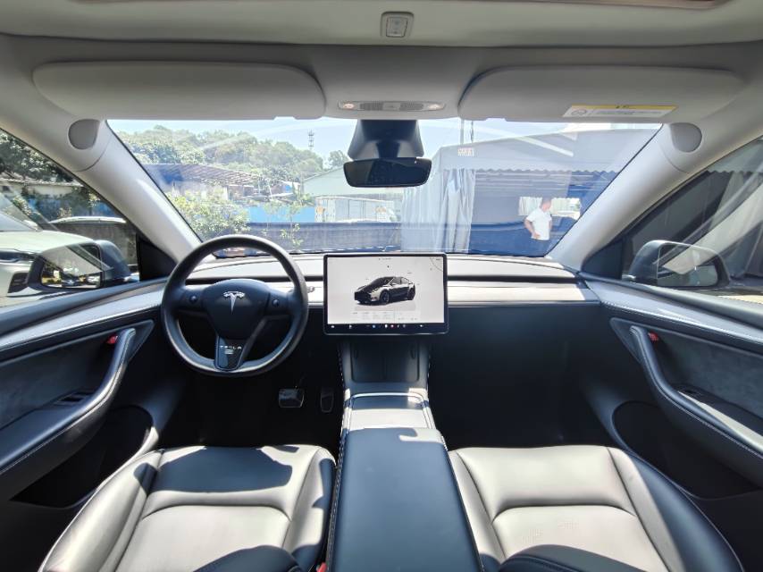 Tesla Model Y 2024 #12 Tesla Model Y 2024 car image #12