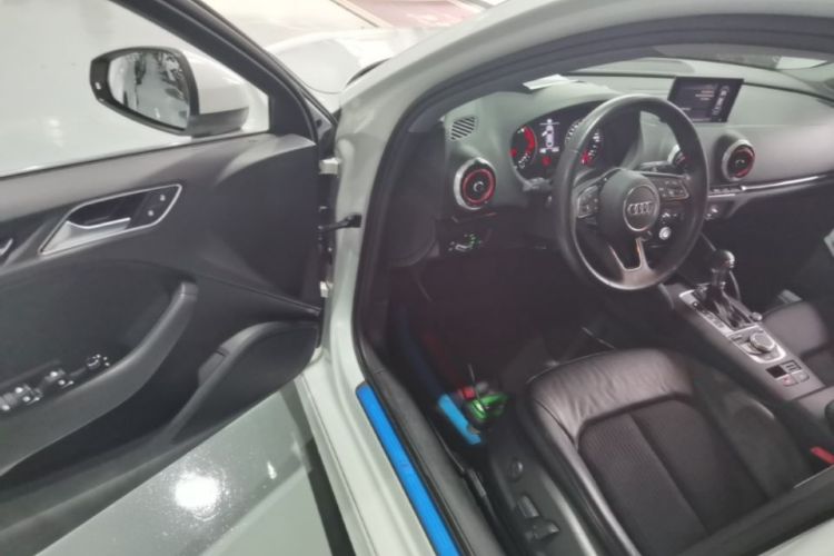 Audi A3 2019 car image #16