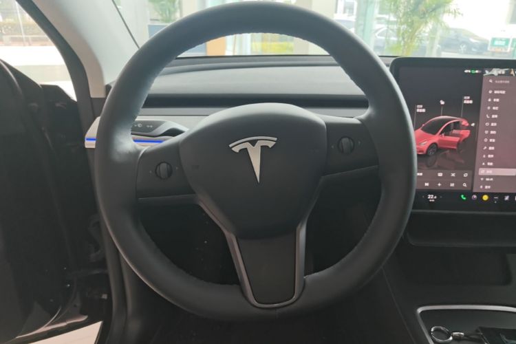 Tesla Model Y 2023 #11 Tesla Model Y 2023 immagine di auto #11