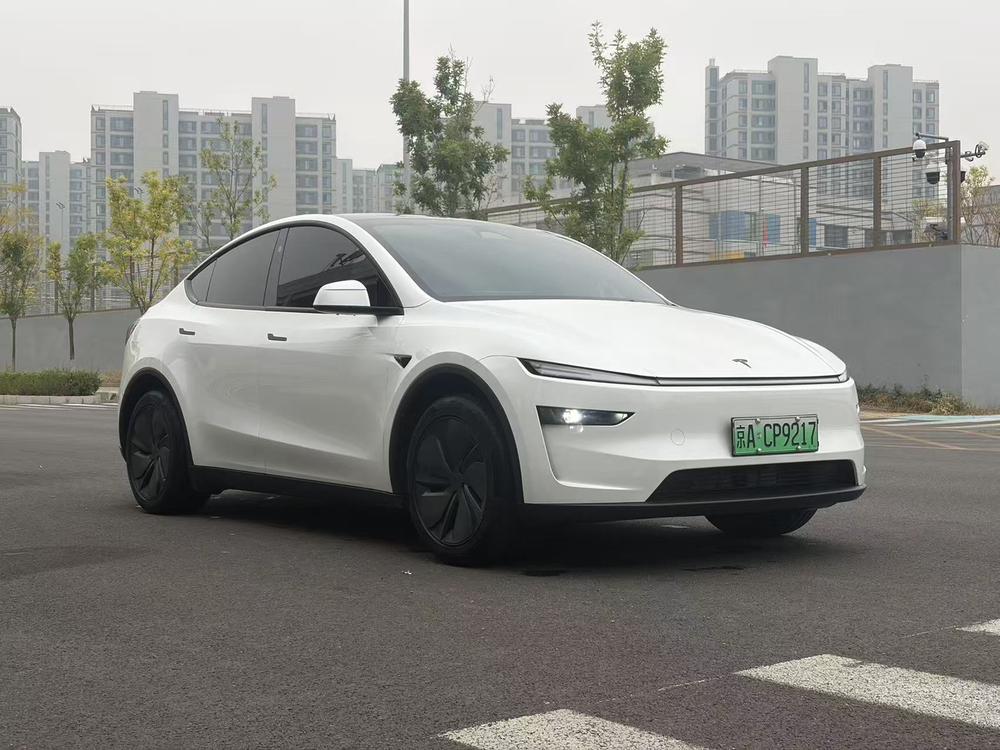 Tesla Model Y 2026 #3 Tesla Model Y 2026 صورة سيارة #3