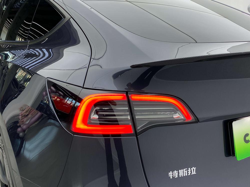 Tesla Model Y 2024 car image #7