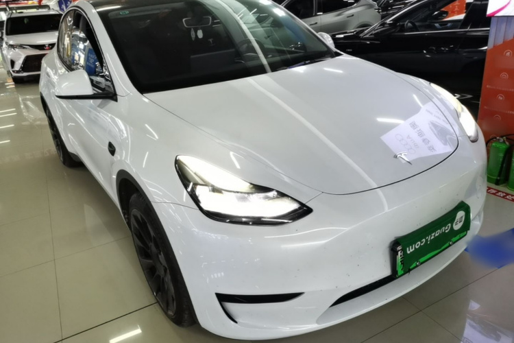Tesla Model Y 2024 #4 Tesla Model Y 2024 immagine di auto #4