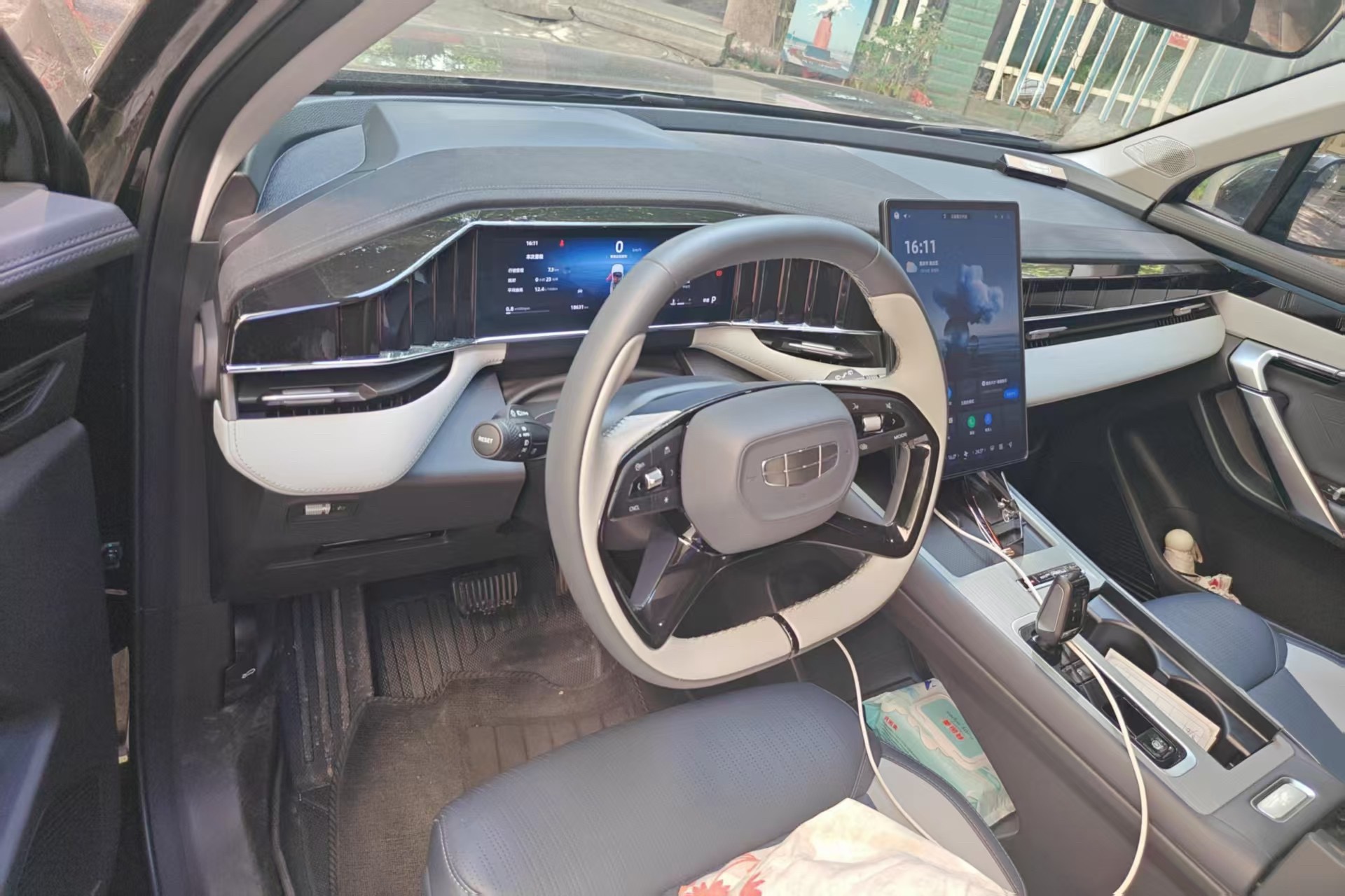 GEELY Boyue L 2025 car image #3