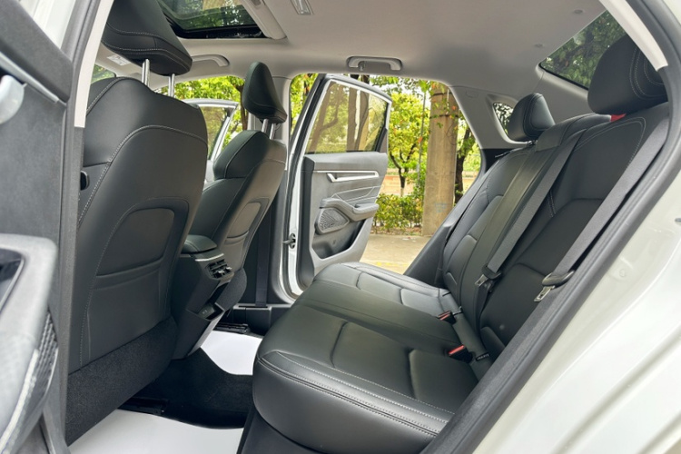 GEELY Emgrand 2024 #10 GEELY Emgrand 2024 car image #10