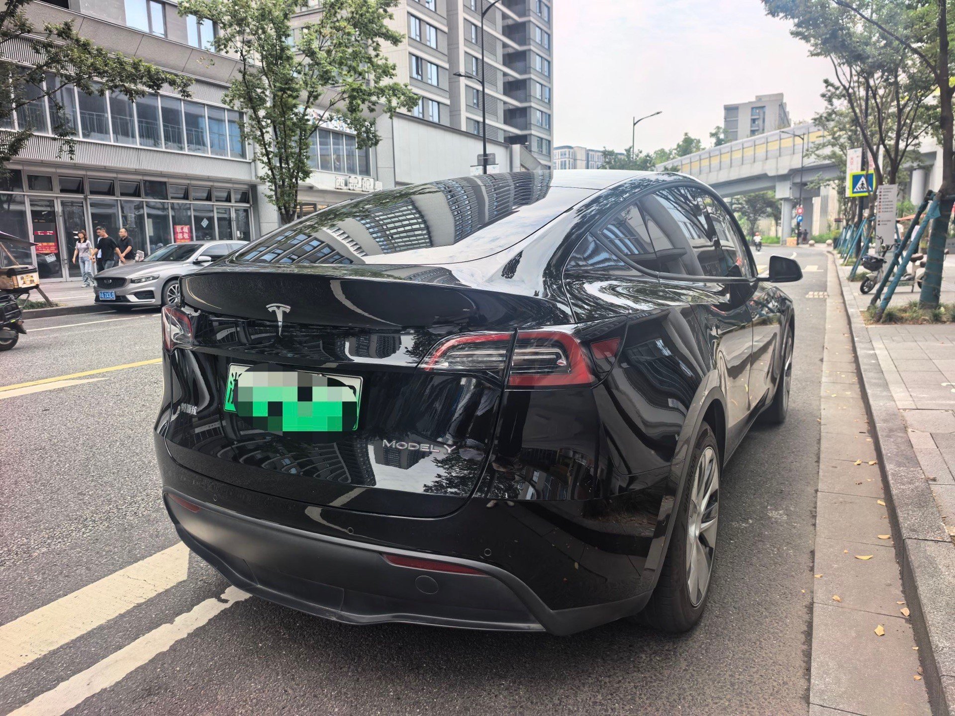 Tesla Model Y 2022 #2 Tesla Model Y 2022 car image #2