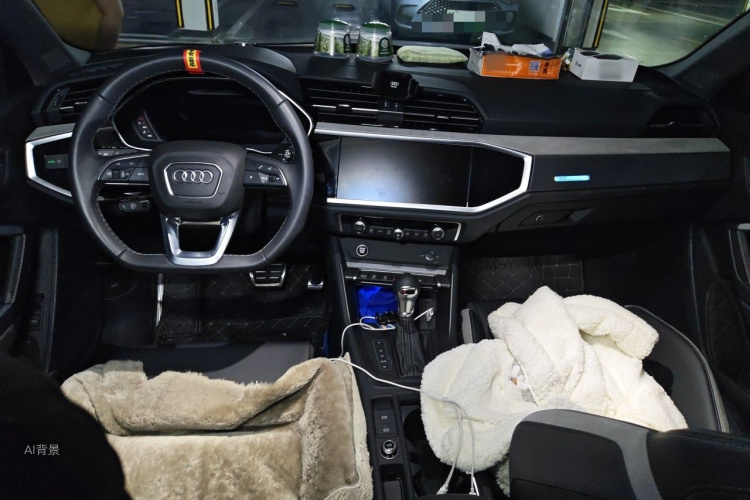 Audi Q3 2025 car image #11