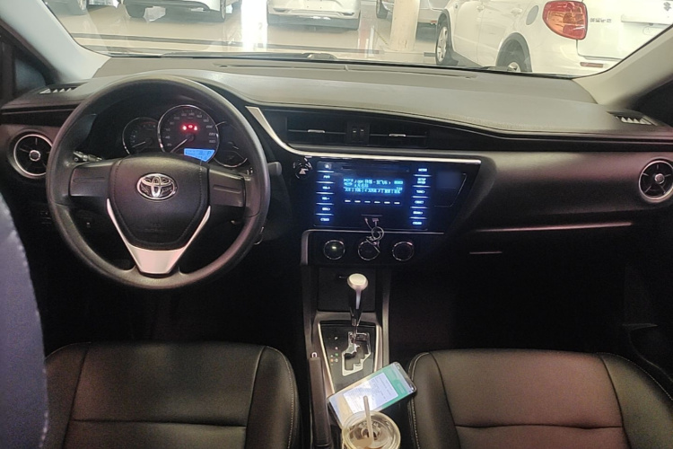 Toyota Corolla 2019 #10 Toyota Corolla 2019 car image #10