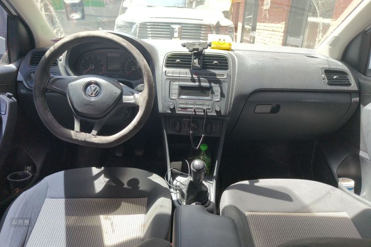 Volkswagen Polo 2016 car image #11