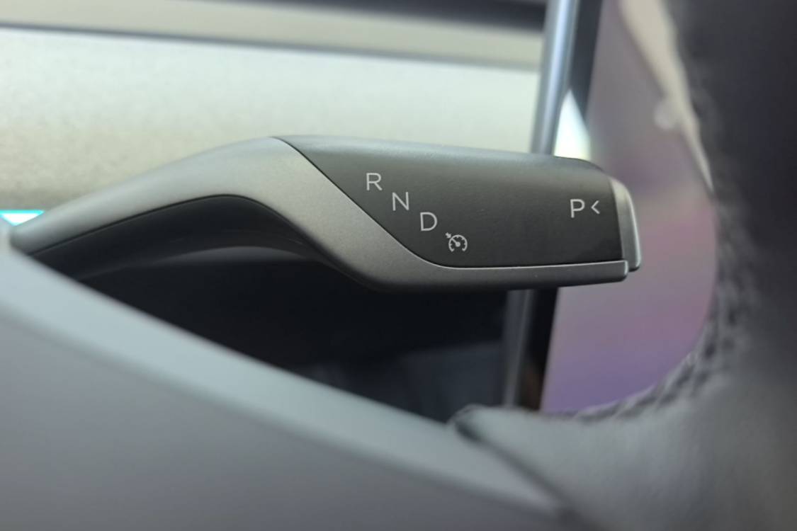 Tesla Model Y 2024 #20 Tesla Model Y 2024 car image #20