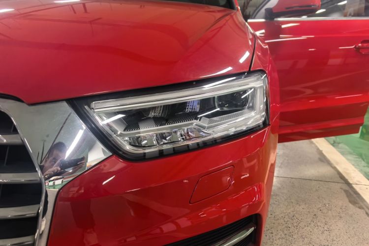 Audi Q3 2017 car image #22