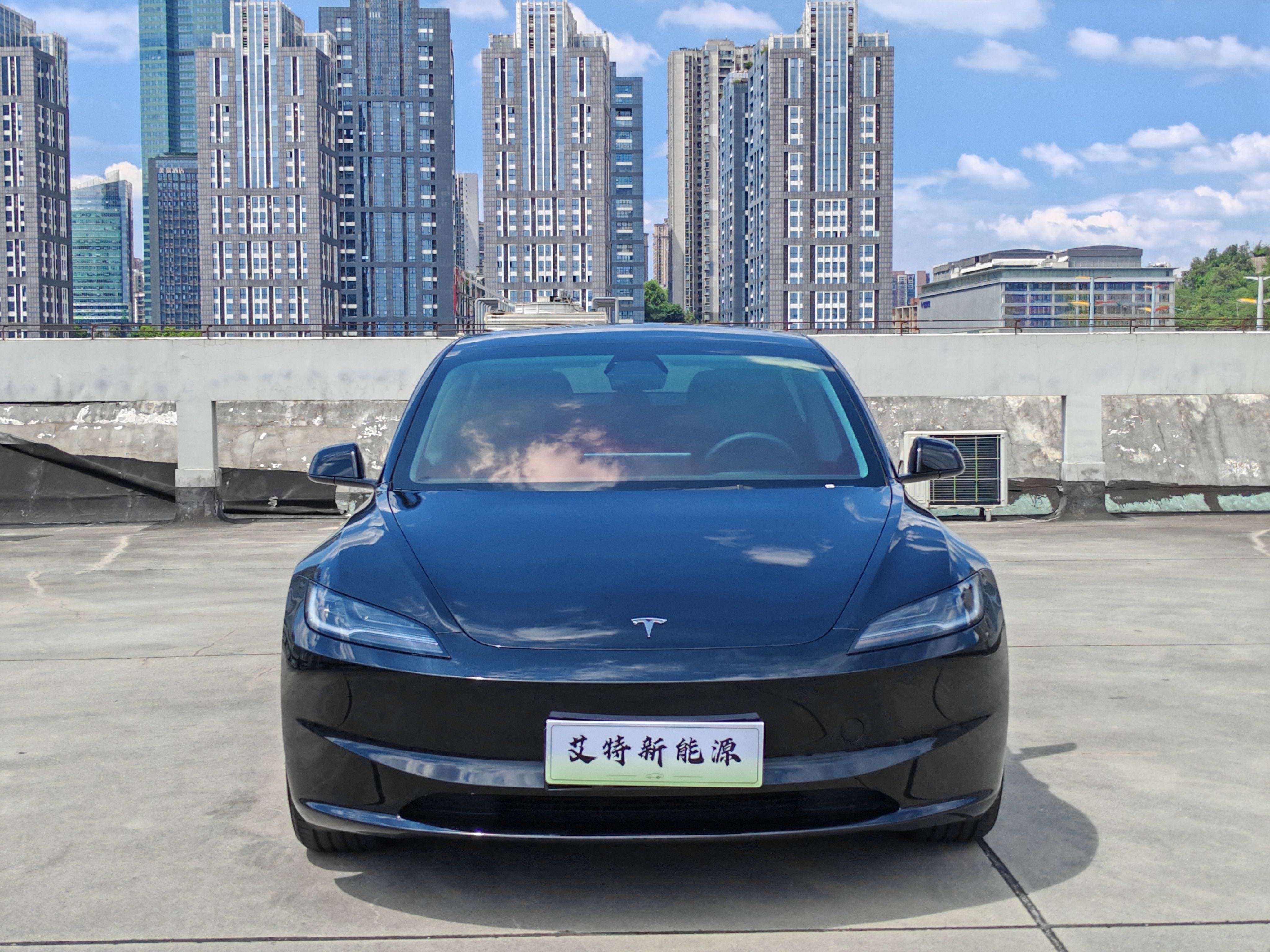 Tesla Model 3 2025 car image #2