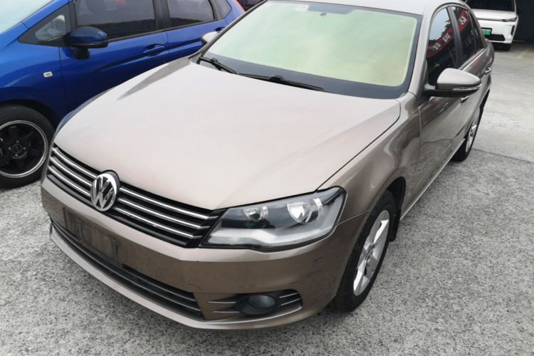 Volkswagen Bora 2015 car image #2