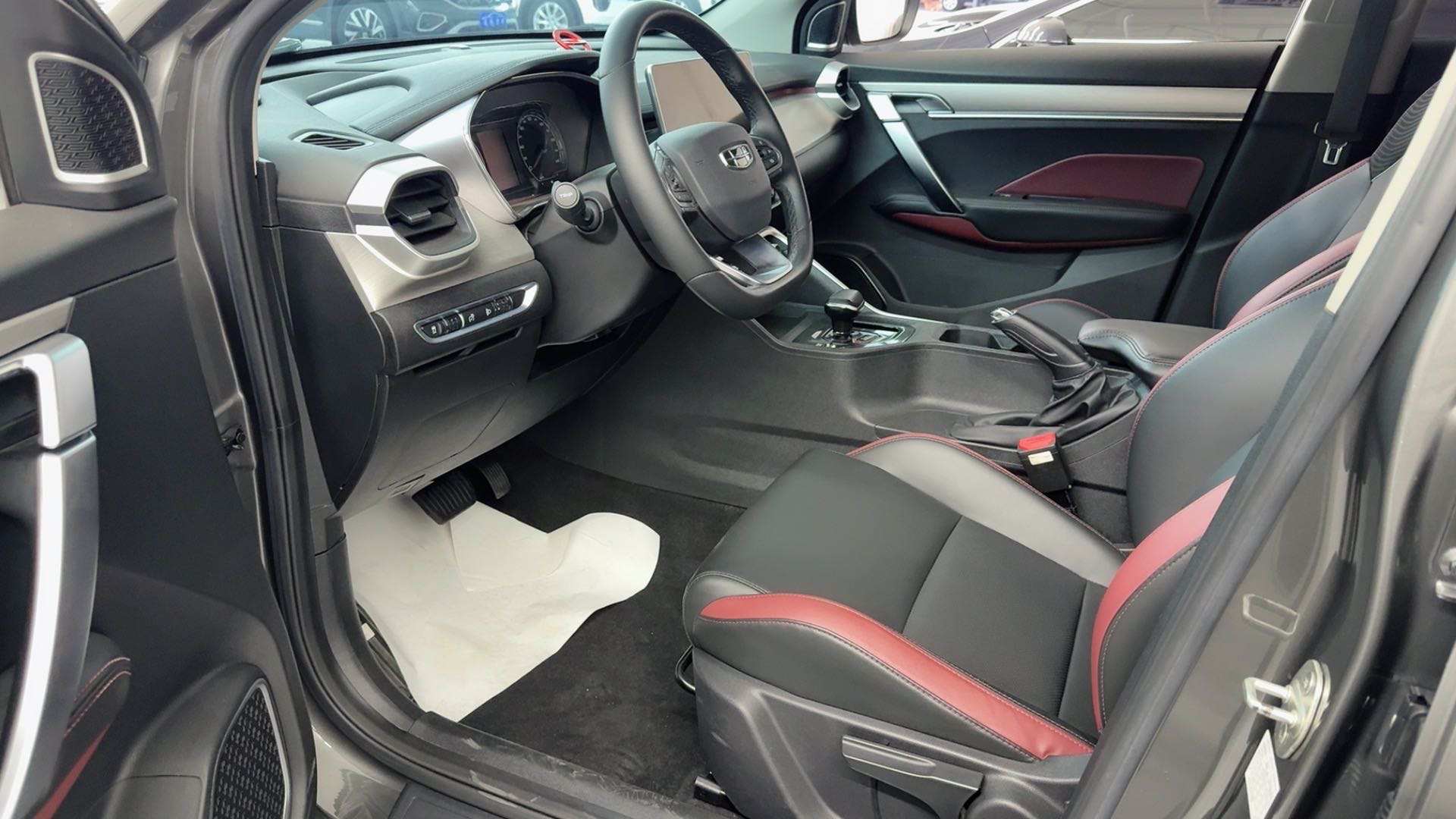 GEELY Coolray 2022 #2 GEELY Coolray 2022 car image #2