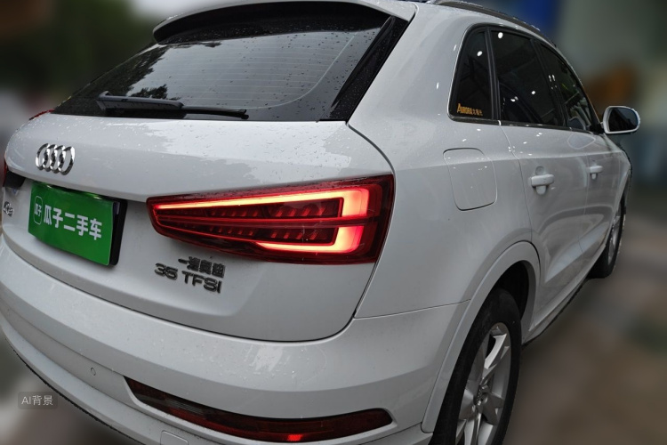 Audi Q3 2018 car image #7