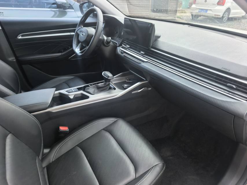GEELY Emgrand 2024 car image #3